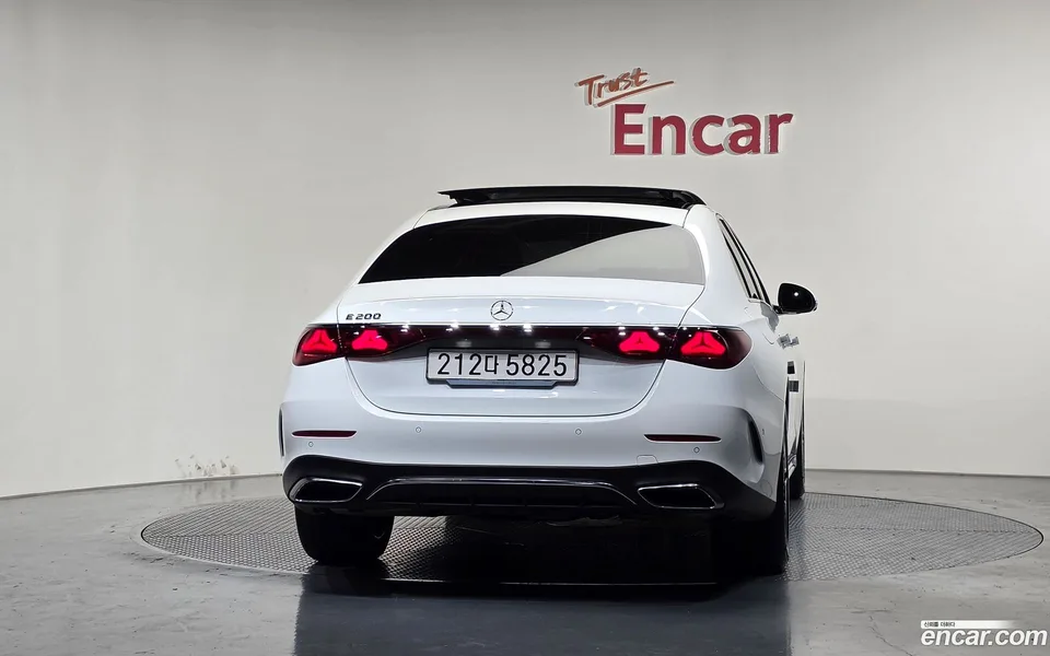 Mercedes-Benz E-Class E200 AMG Line 2025 — миниатюра 4
