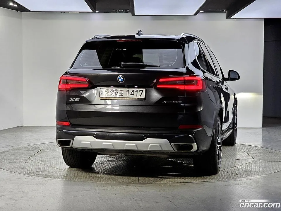 BMW X5 xDrive 30d xLine 2023 — миниатюра 3