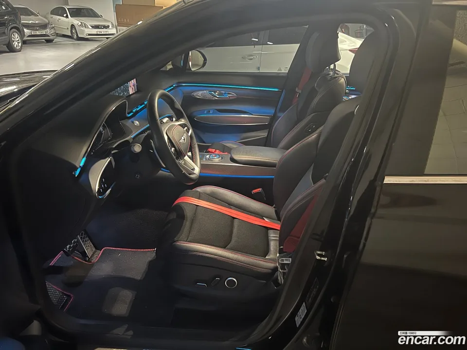 Genesis GV70 2.2 2WD 2022 — миниатюра 2