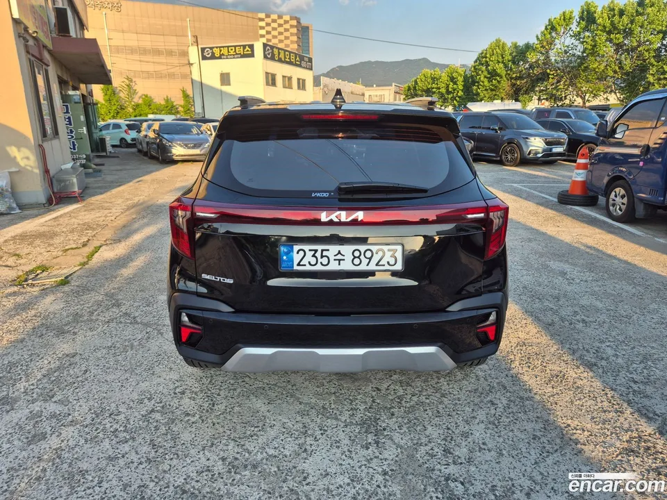 Kia Seltos 1.6 2WD 2024 — миниатюра 2