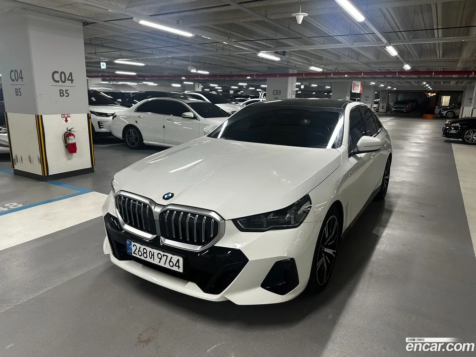 BMW 5 Series 530i xDrive M 2025 — миниатюра 3