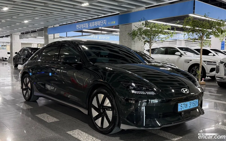 Hyundai Ioniq 6 2023 — фото 1, купить с доставкой в Москву
