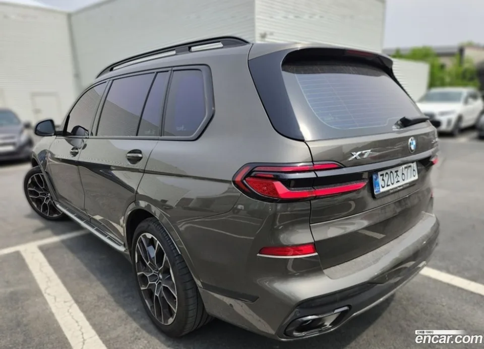 BMW X7 xDrive 40i M 7 2025 — миниатюра 2