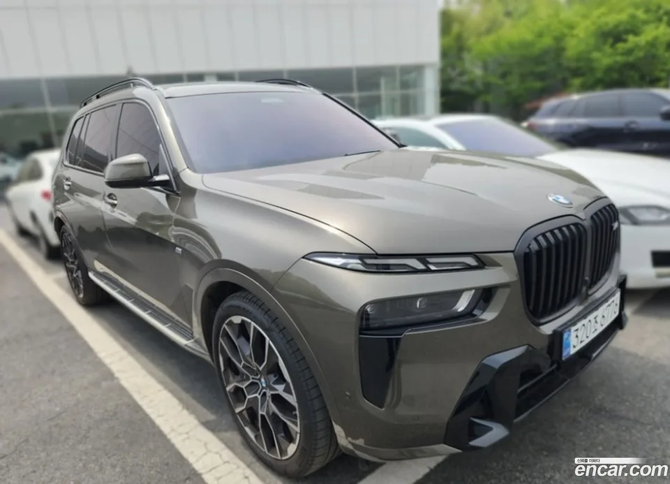 BMW X7 xDrive 40i M 7 2025 — миниатюра 3