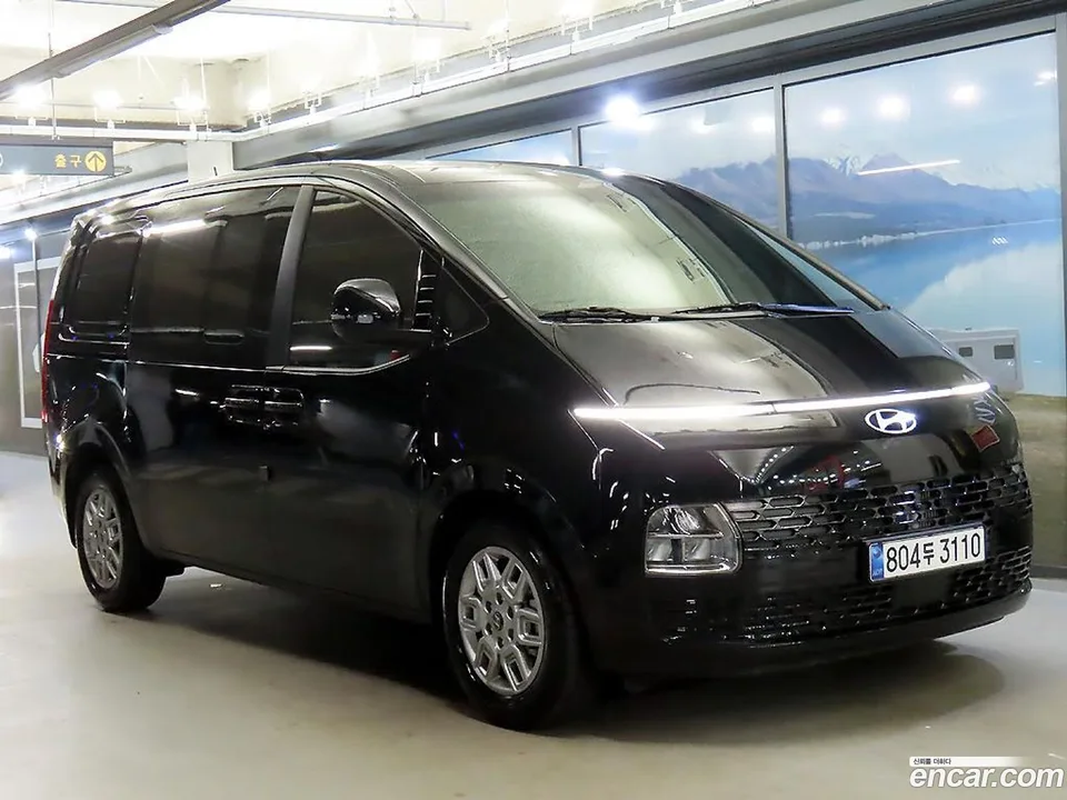 Hyundai Staria 5 2025 — фото 1, купить с доставкой в Москву