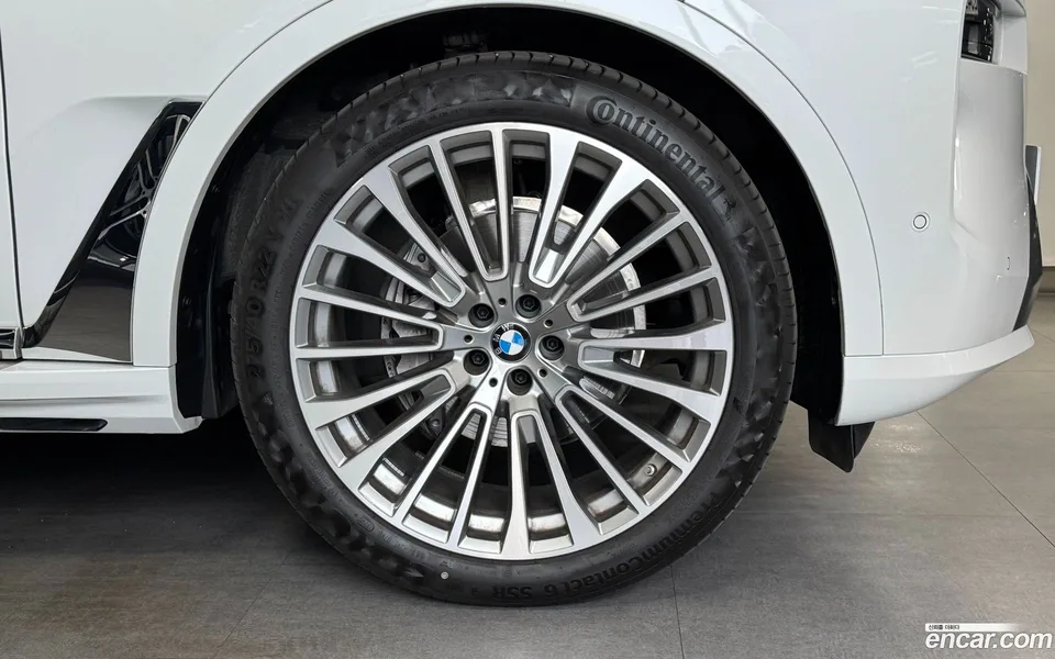 BMW X7 xDrive 40i 6 2025 — миниатюра 2
