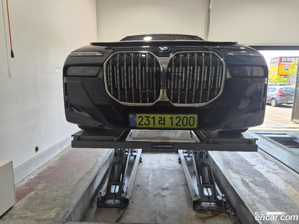 BMW 7 Series 740d xDrive M 2024 — фото 1, купить с доставкой в Москву