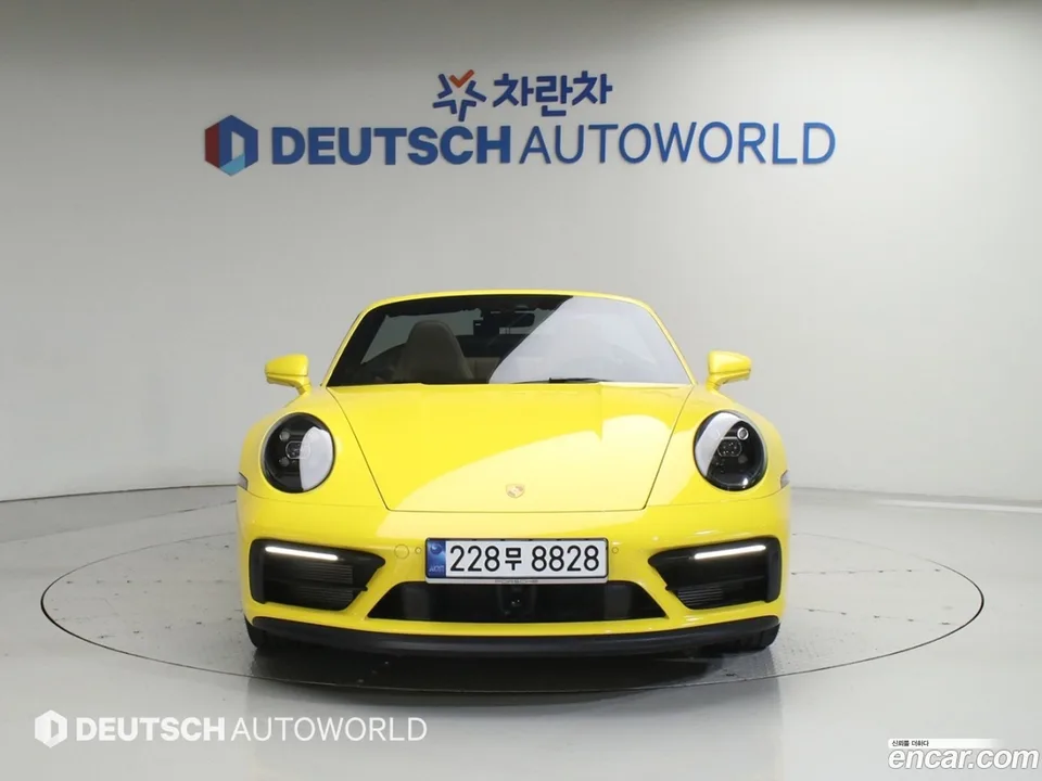 Porsche 911 (992) 4 GTS 2023 — миниатюра 3
