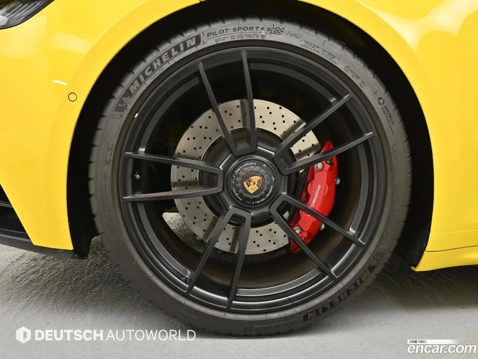 Porsche 911 (992) 4 GTS 2023 — миниатюра 5