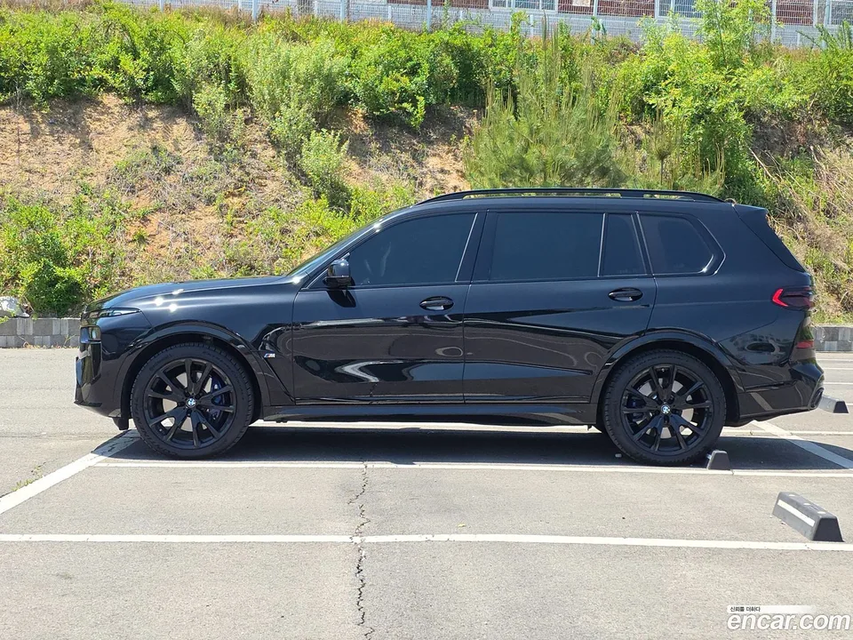BMW X7 M60i xDrive M 6 2025 — миниатюра 5