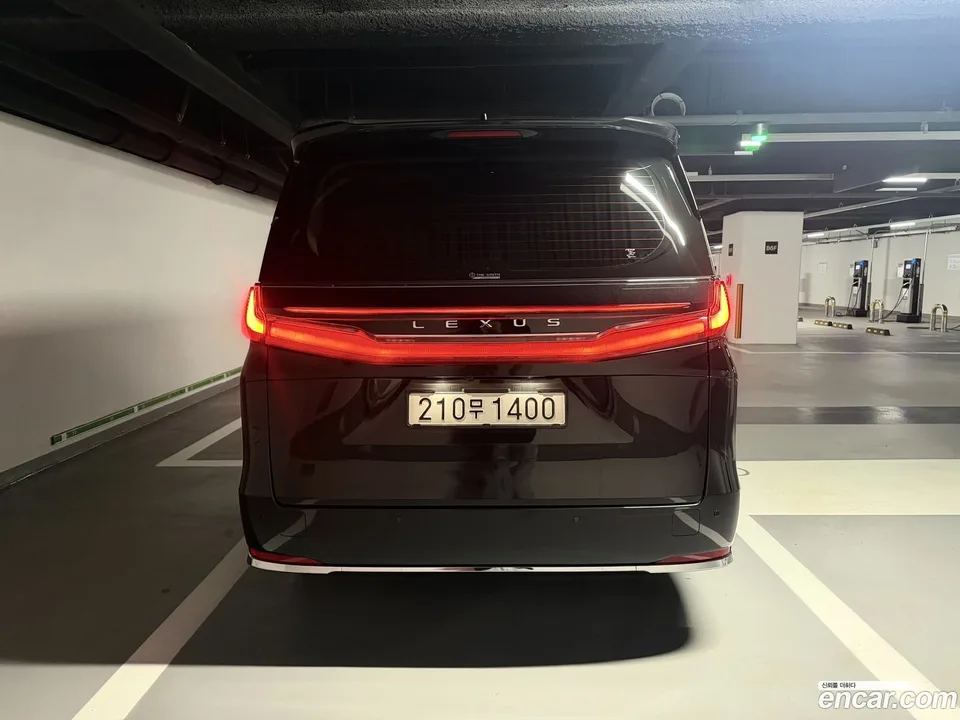 Lexus LM 500h 2025 — миниатюра 5