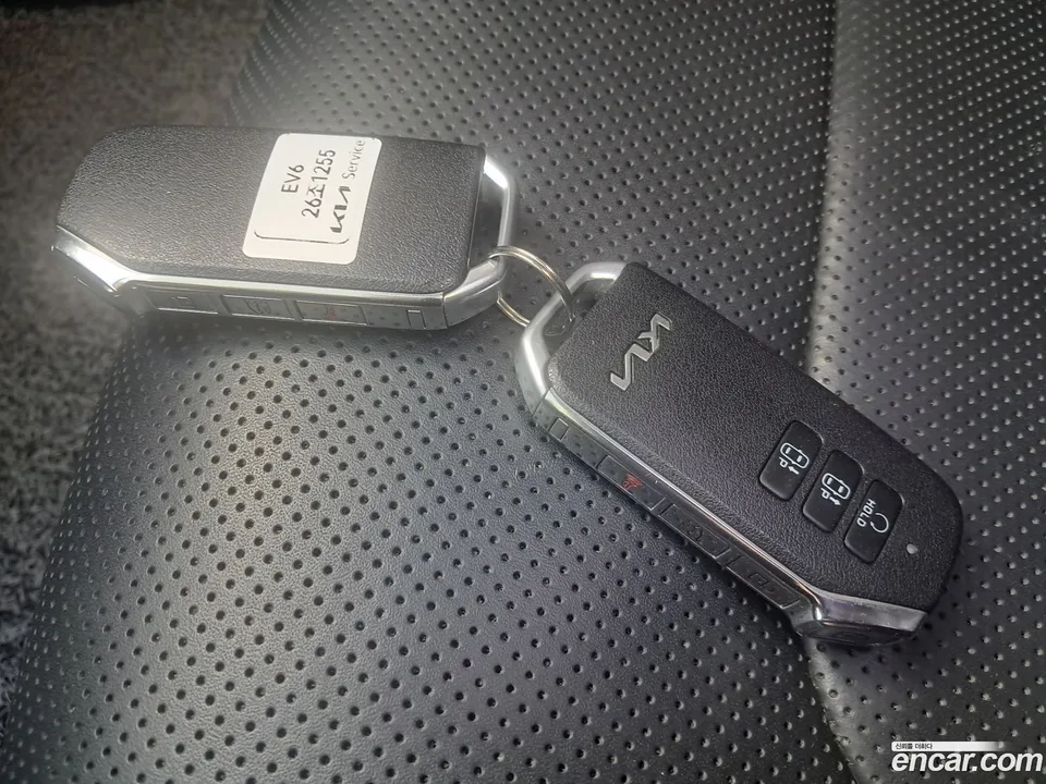 Kia EV6 4WD 2022 — миниатюра 2