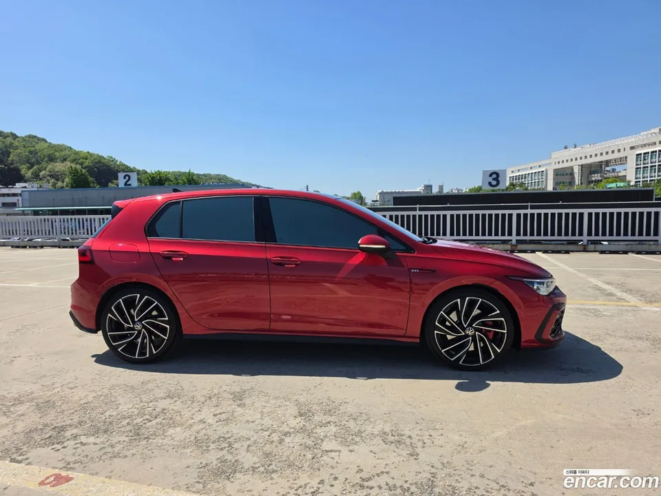 Volkswagen Golf 2.0 GTI 2024 — миниатюра 4