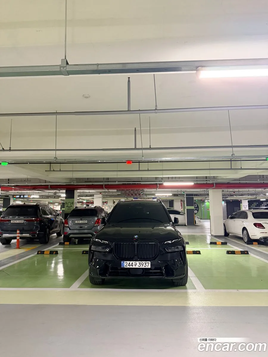 BMW X7 xDrive 40i M 7 2025 — миниатюра 3