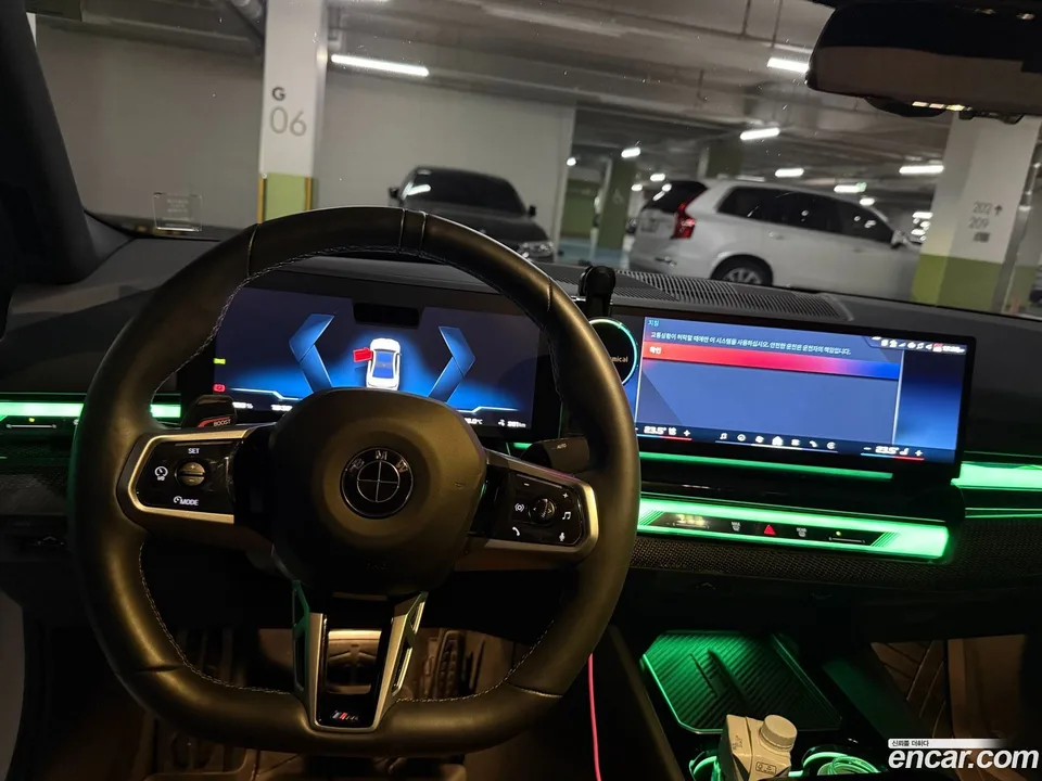 BMW i5 M60 xDrive 2024 — миниатюра 2