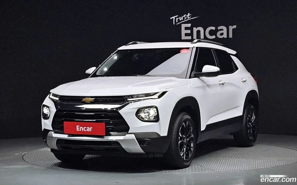 Chevrolet Trailblazer 1.3 2WD 2023 — фото 1, купить с доставкой в Москву
