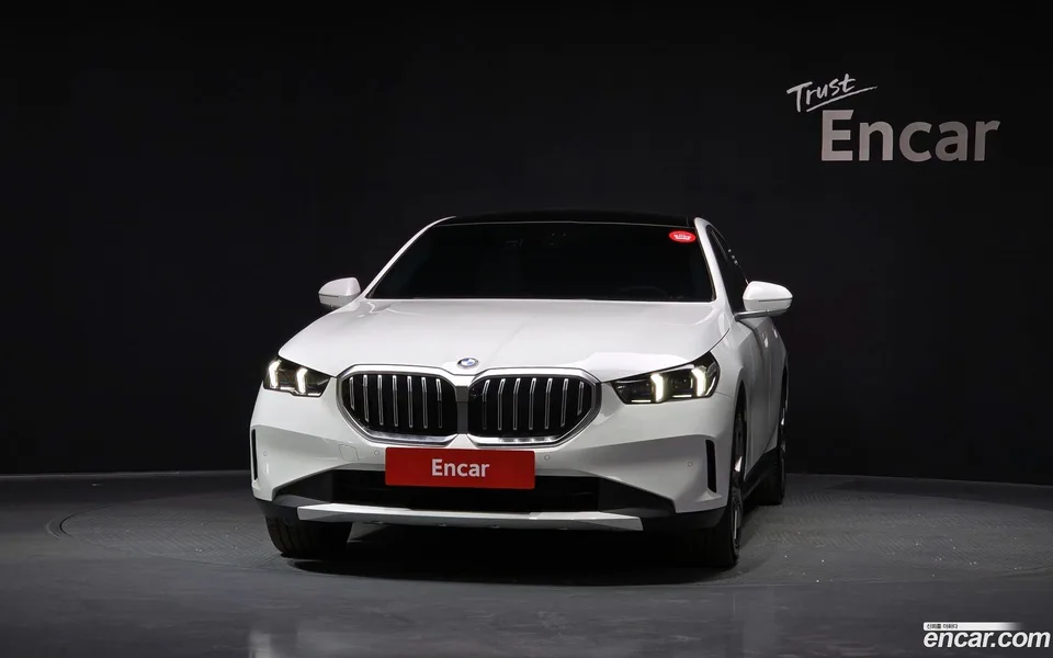 BMW 5 Series 520i 2025 — миниатюра 3