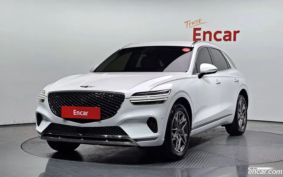 Genesis GV70 2.5T 2WD 2022 — фото 1, купить с доставкой в Москву