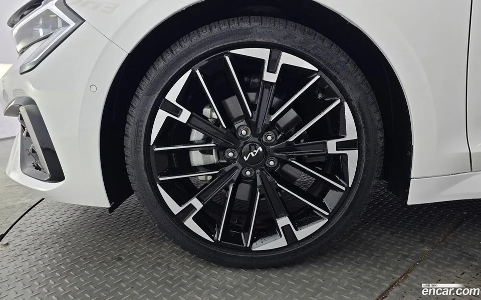 Kia K5 1.6 2023 — миниатюра 2