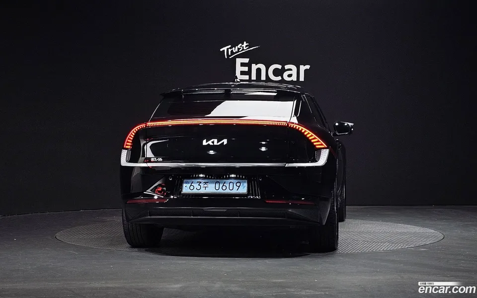 Kia EV6 2023 — миниатюра 4