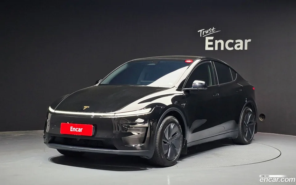 Tesla Model Y RWD 2025 — фото 1, купить с доставкой в Москву