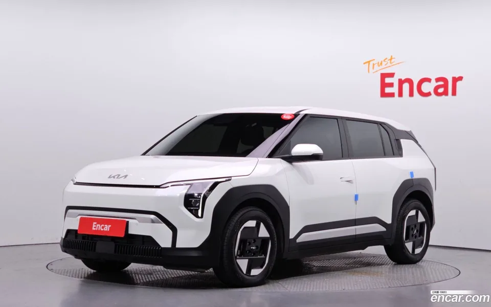 Kia EV3 2WD 2024 — фото 1, купить с доставкой в Москву