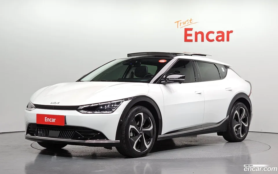 Kia EV6 2022 — фото 1, купить с доставкой в Москву