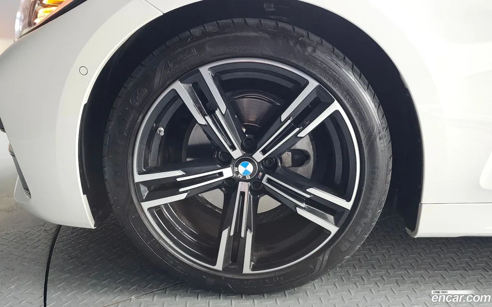 BMW 4 Series 420i M 2023 — миниатюра 5