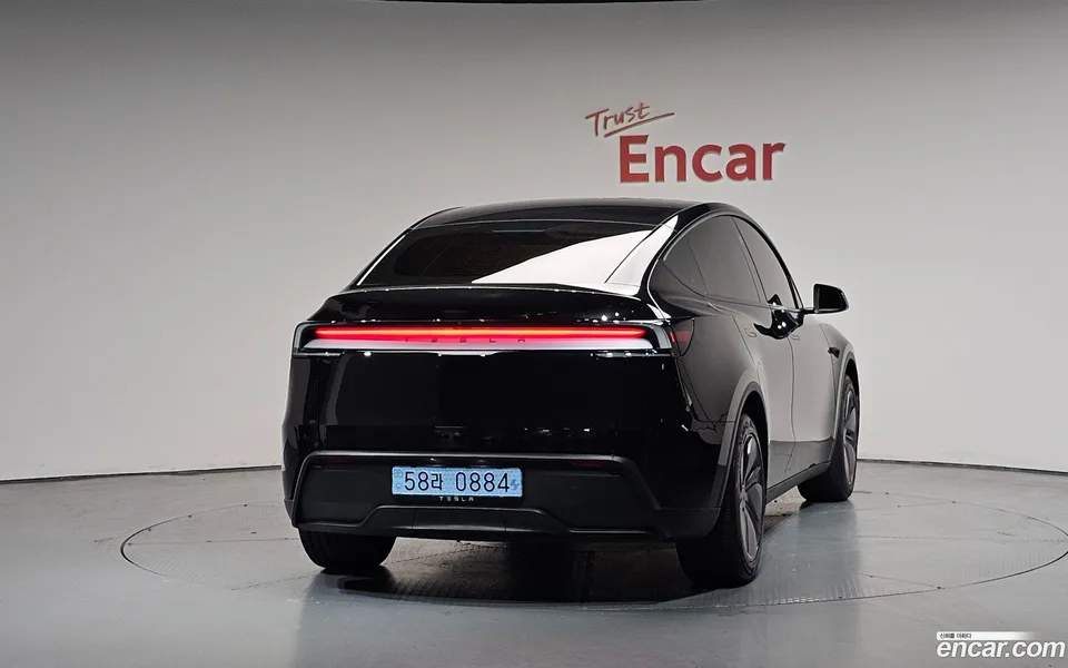 Tesla Model Y RWD 2025 — миниатюра 4