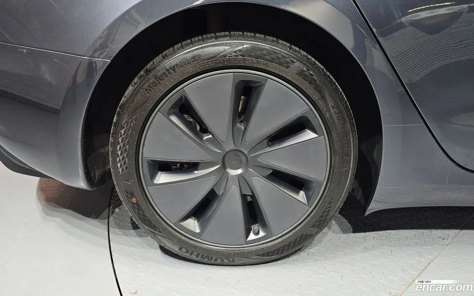 Tesla Model 3 RWD 2025 — миниатюра 2