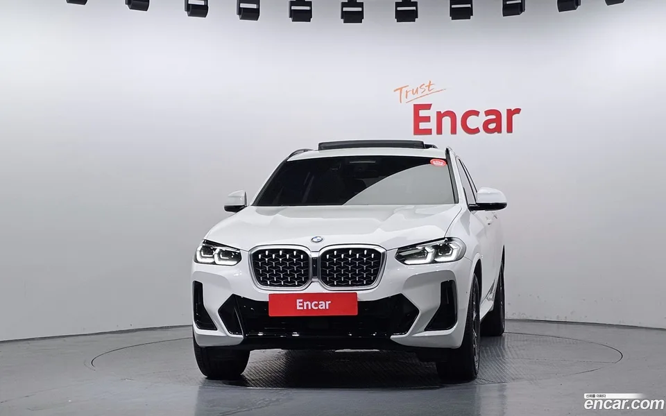 BMW X4 xDrive20i M 2023 — миниатюра 3