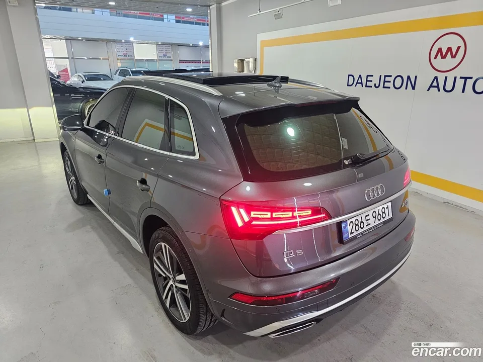 Audi Q5 45 TFSI 2023 — миниатюра 2