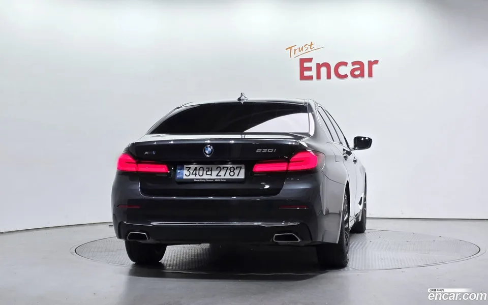 BMW 5 Series 530i xDrive 2022 — миниатюра 4