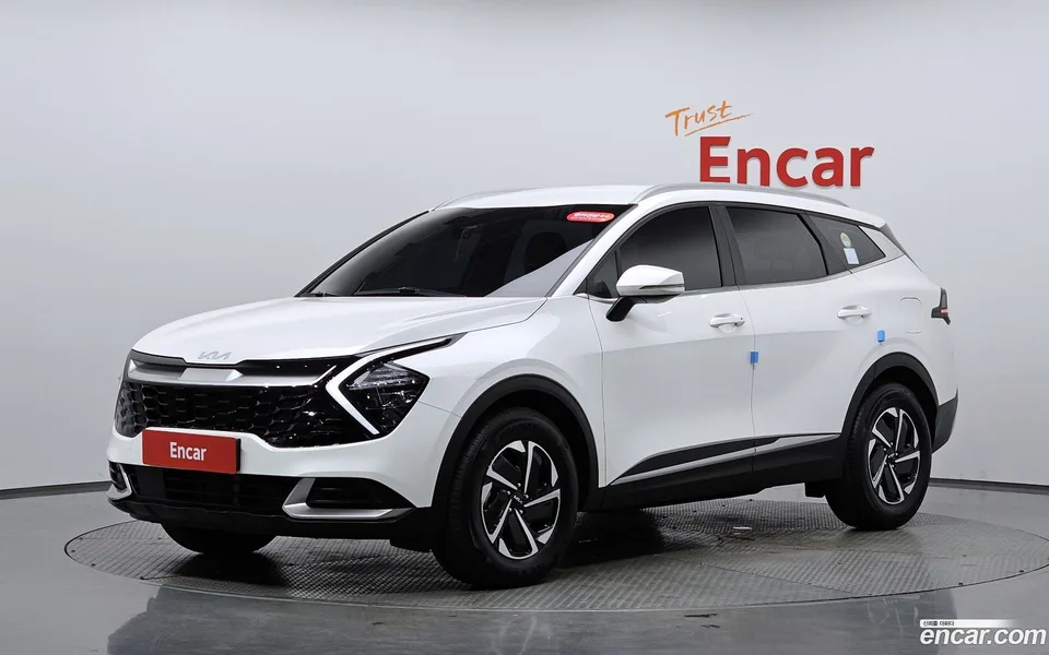 Kia Sportage Hybrid 2WD 2023 — фото 1, купить с доставкой в Москву