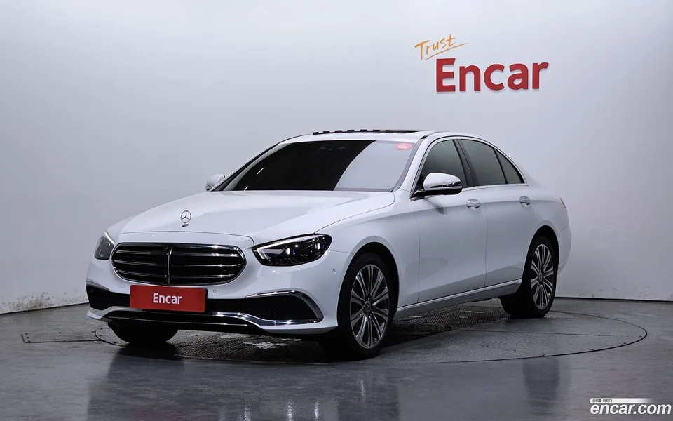 Mercedes-Benz E-Class E300e 4MATIC 2023 — фото 1, купить с доставкой в Москву