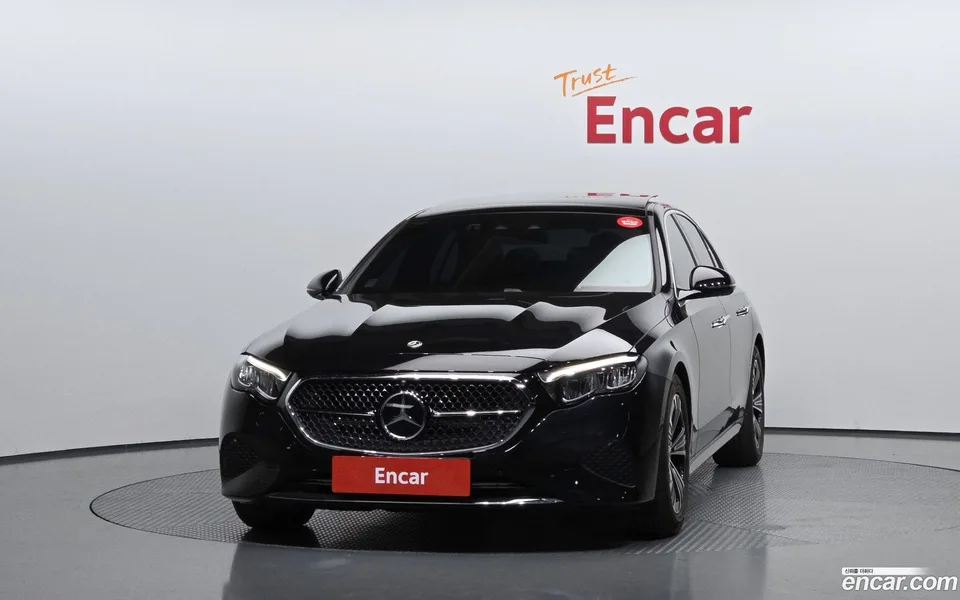 Mercedes-Benz E-Class E200 2024 — миниатюра 3