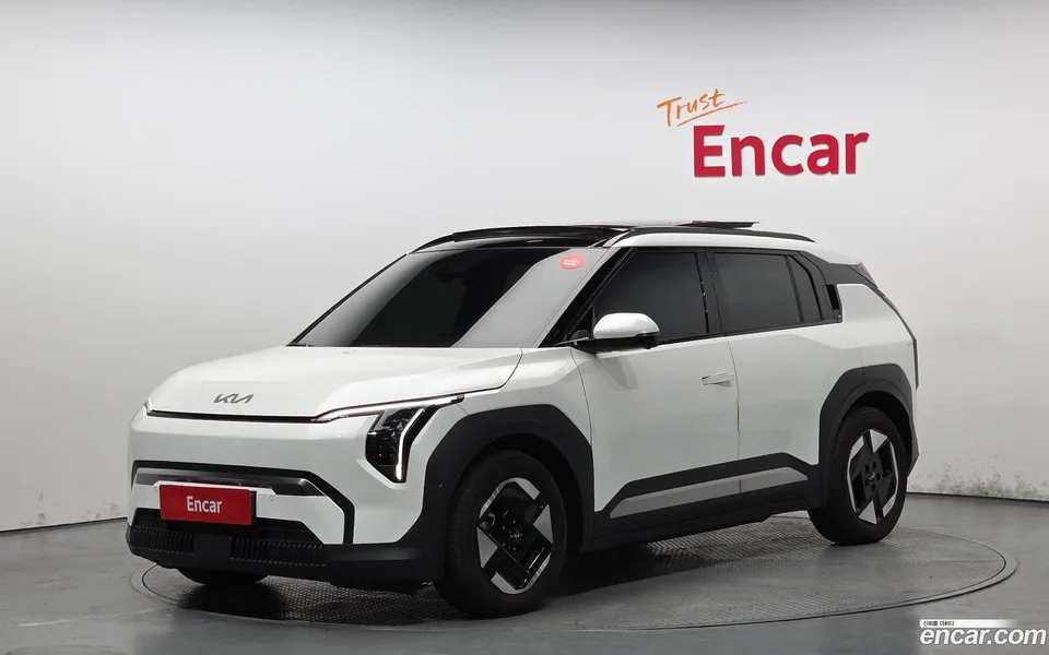 Kia EV3 2WD 2024 — фото 1, купить с доставкой в Москву