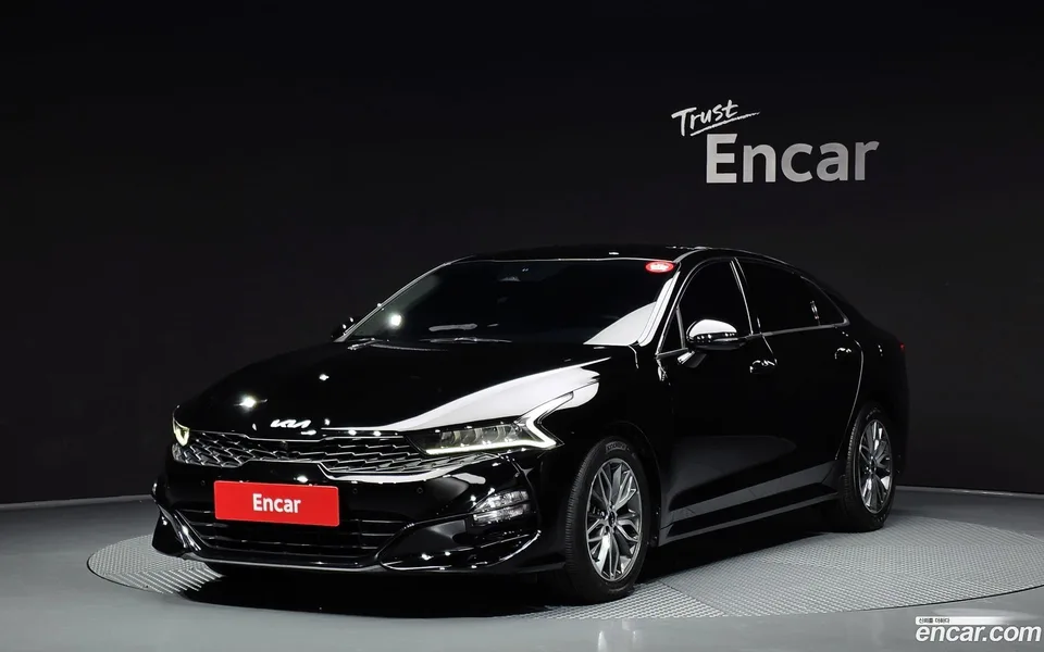 Kia K5 2.0 2023 — фото 1, купить с доставкой в Москву