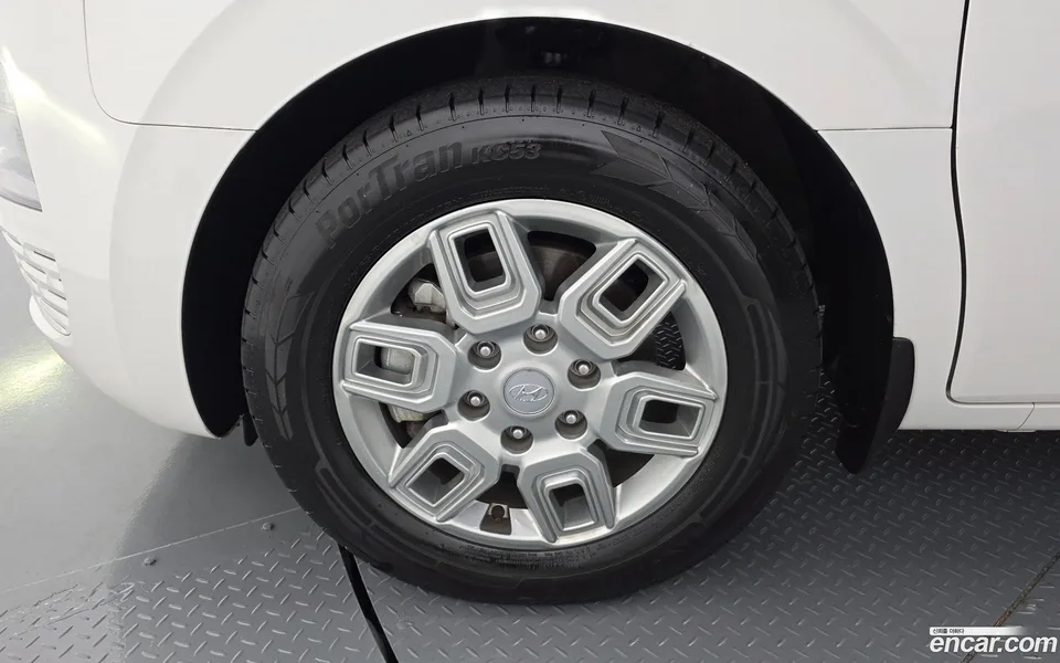 Hyundai Staria 3 2024 — миниатюра 2