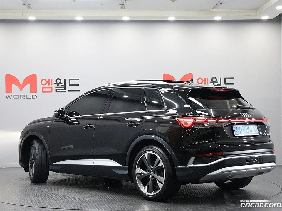 Audi Q4 e-tron 40 2023 — миниатюра 4