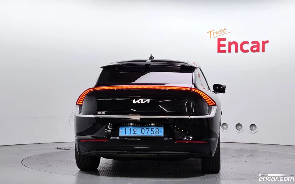 Kia EV6 2023 — миниатюра 4