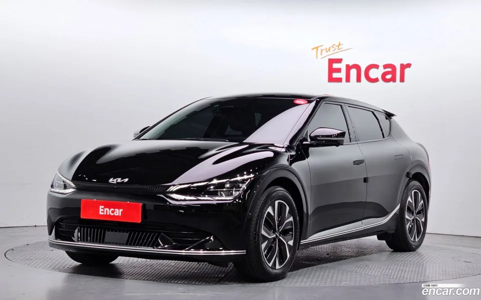 Kia EV6 2023 — фото 1, купить с доставкой в Москву