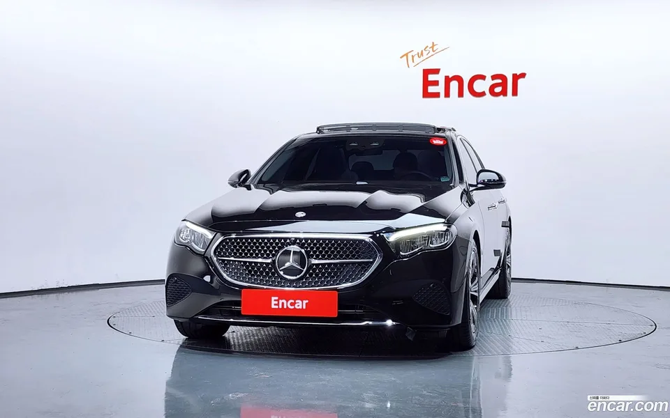 Mercedes-Benz E-Class E200 2024 — миниатюра 3