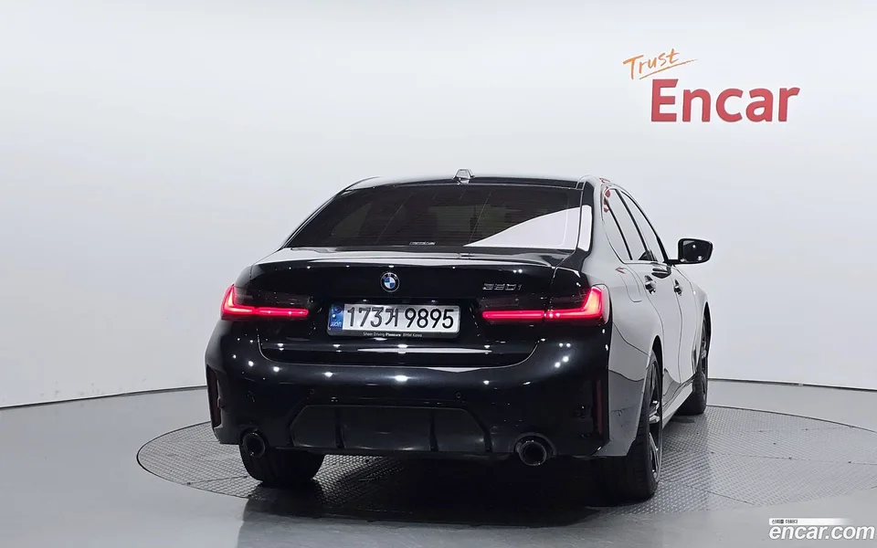 BMW 3 Series 320i M 2024 — миниатюра 4