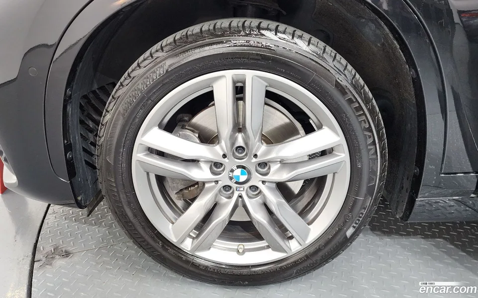 BMW X1 xDrive 20i M 2022 — миниатюра 2