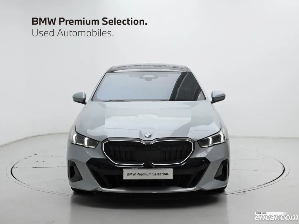 BMW 5 Series 520i M 2025 — миниатюра 3