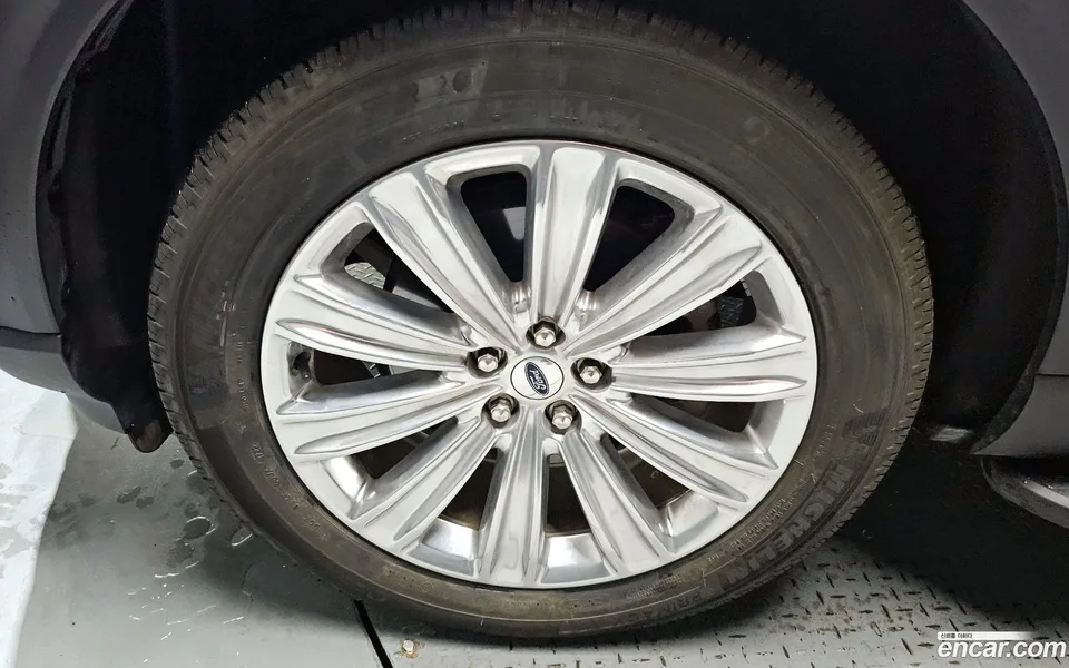 Ford Explorer 2.3 4WD 2022 — миниатюра 2