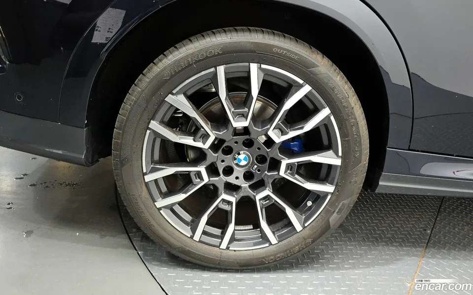 BMW X6 xDrive40i M 2024 — миниатюра 2