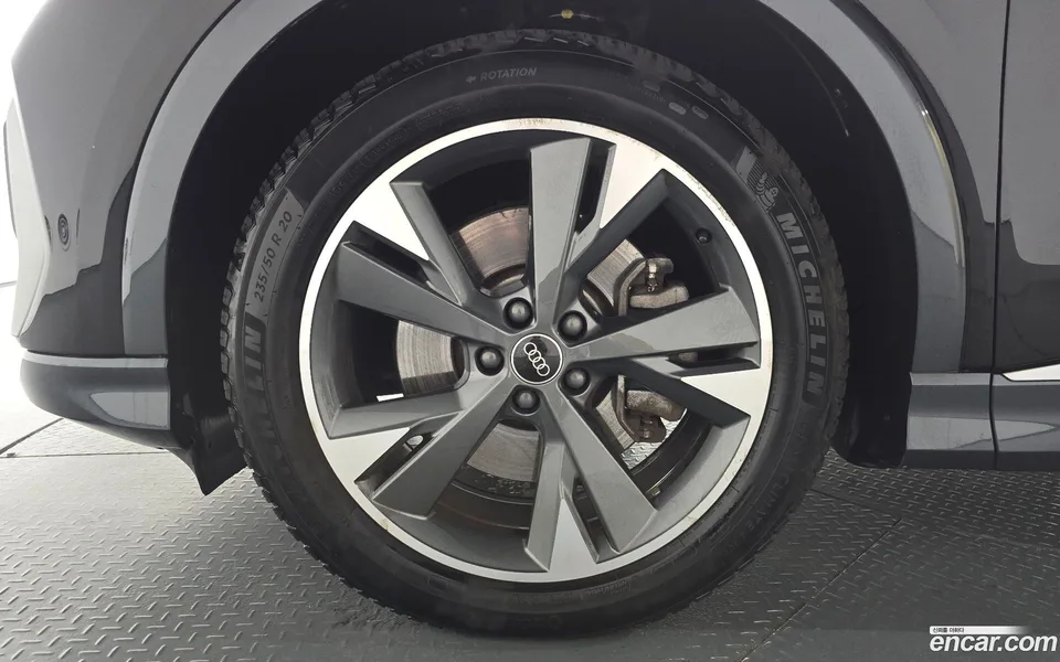 Audi Q4 e-tron 40 2022 — миниатюра 5