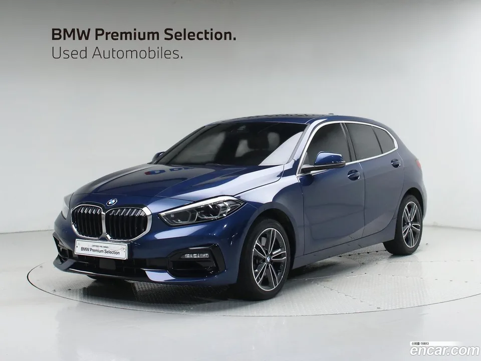 BMW 1 Series 120i 2023 — фото 1, купить с доставкой в Москву